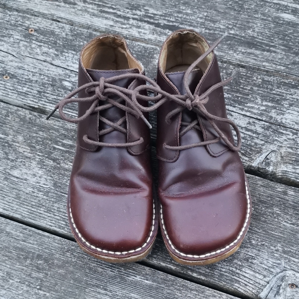 Roots unisex kids chukka desert boot intribe leather brown. Size 5